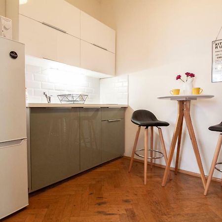 Nejedleho Apartmeet Praga Esterno foto