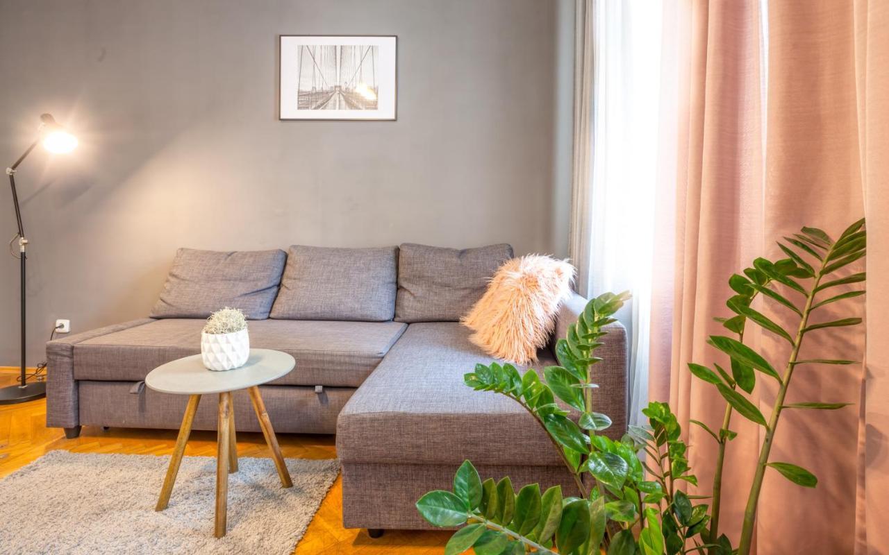 Nejedleho Apartmeet Praga Esterno foto