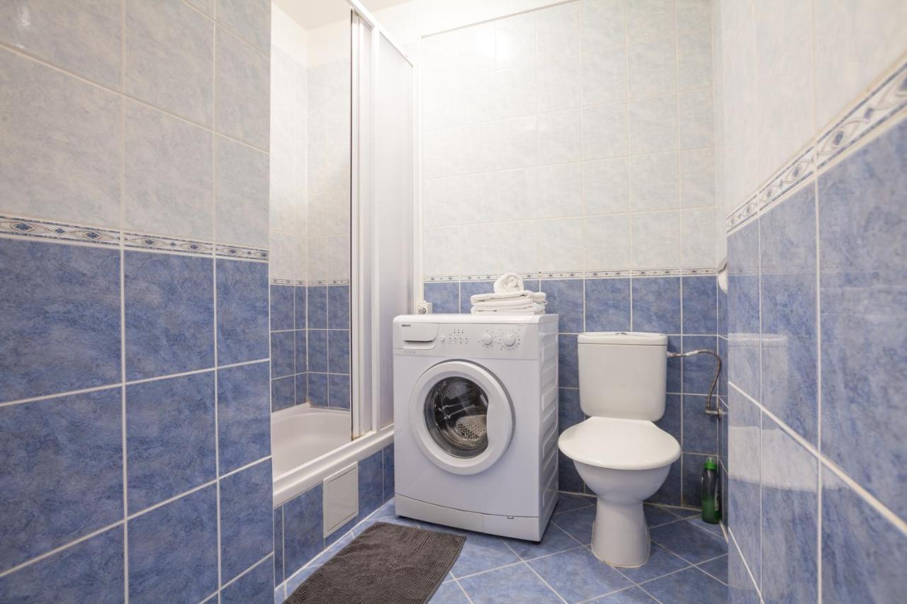 Nejedleho Apartmeet Praga Esterno foto