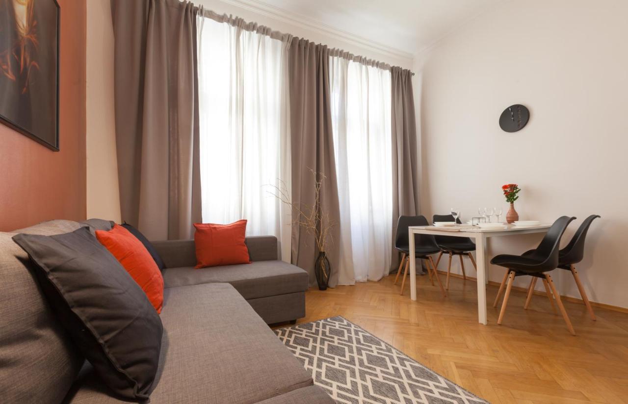 Nejedleho Apartmeet Praga Esterno foto