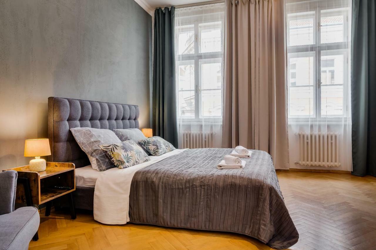Nejedleho Apartmeet Praga Esterno foto