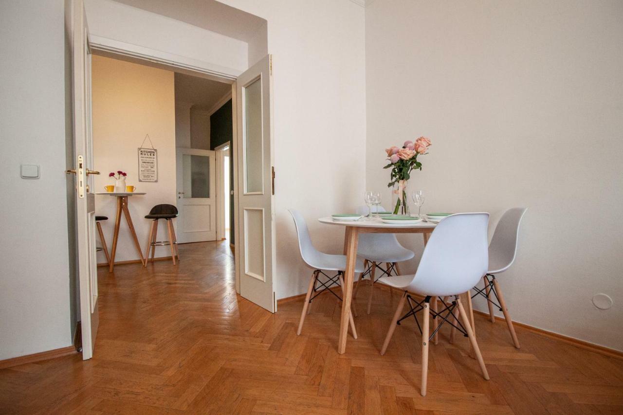 Nejedleho Apartmeet Praga Esterno foto